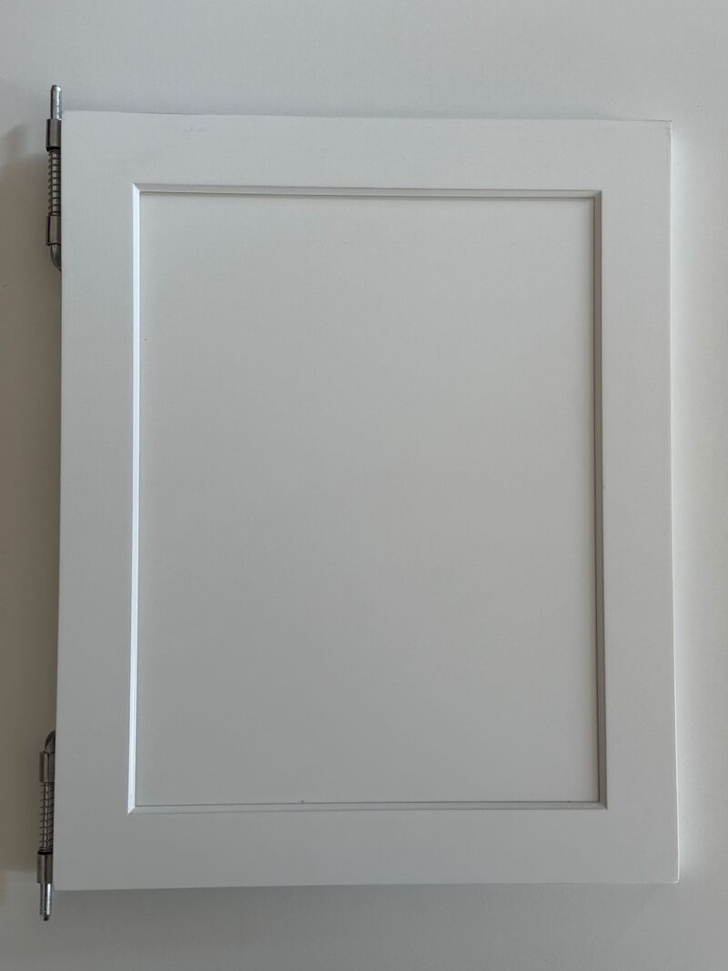 Narrow White Shaker